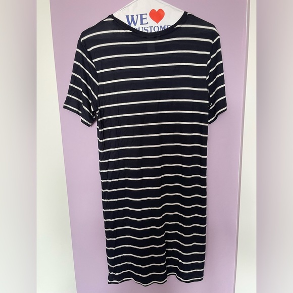 H&M navy/white striped t-shirt dress - Picture 3 of 3